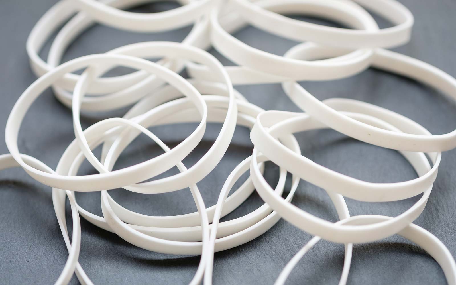 https://www.bestrubberband.com/_data/media/pix/_UP/silicone-rubber-bands-1.jpg